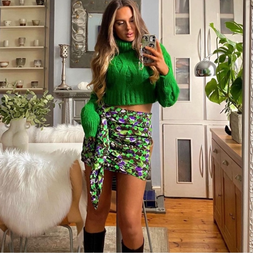 Zara Floral Chiffon Ruched side mini skirt